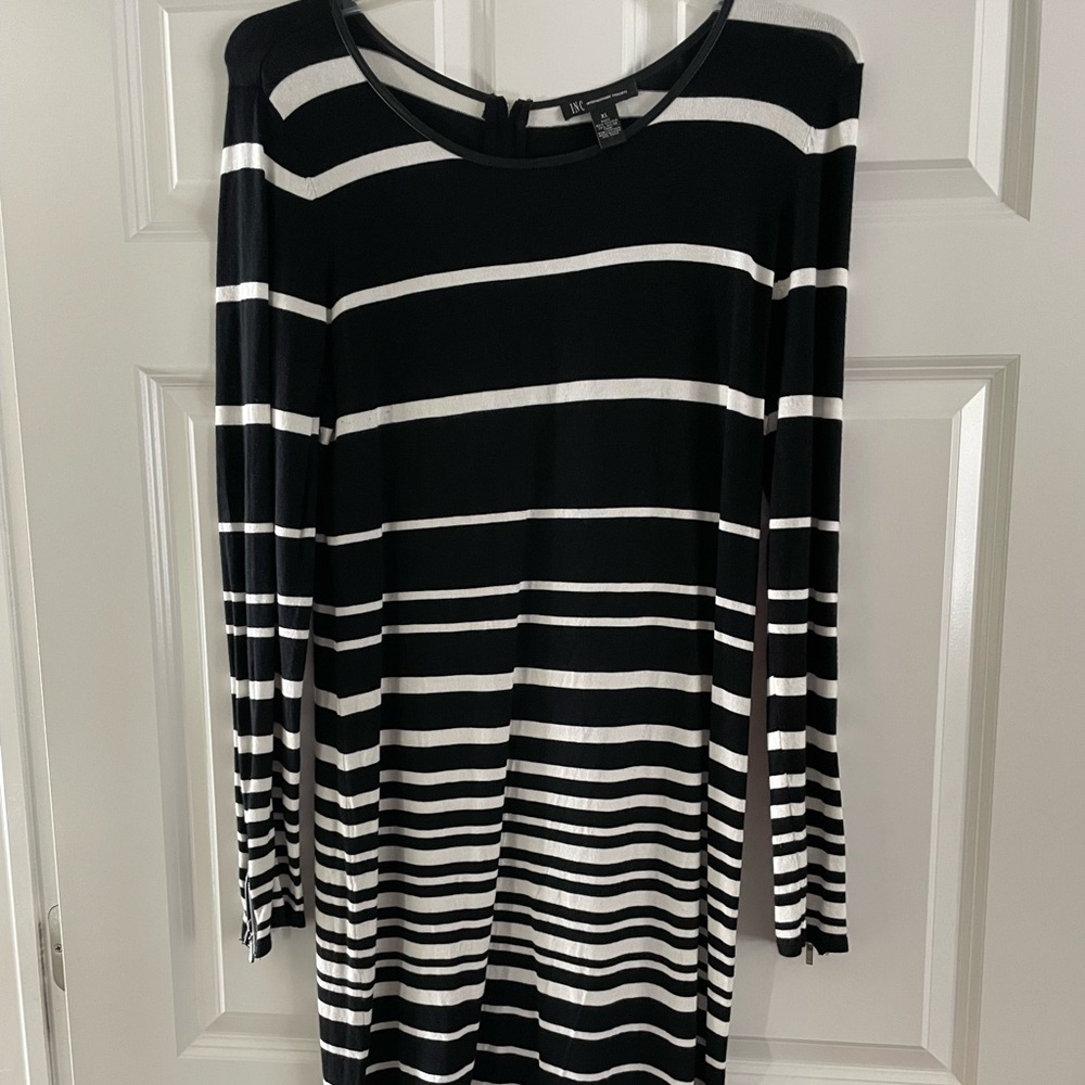 EUC Inc Black & White Striped Dress. XL